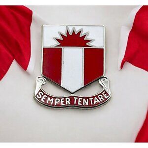 US Army Pin 321st Engineer Battalion Unit Crest Semper Tentare Military USA